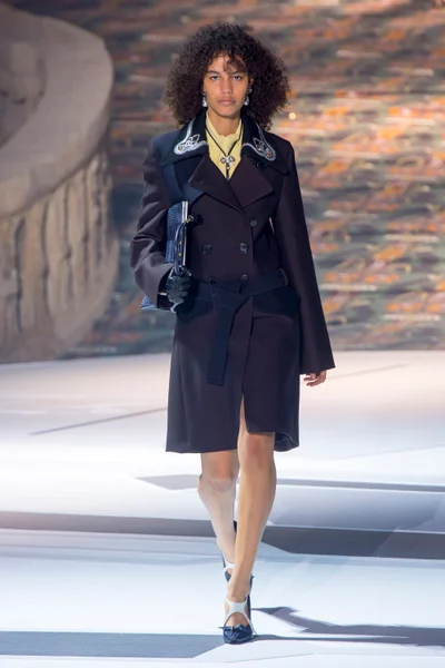 Look 30